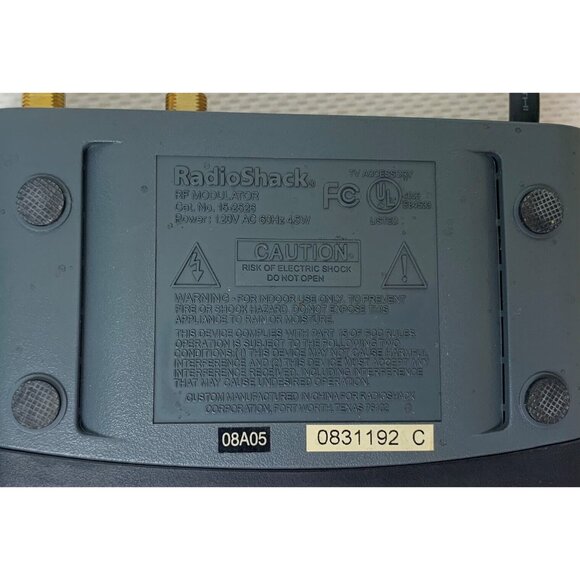 RadioShack RF Modulator Model 15-2526 TV Converter Audio Video S-Video 1200V - Picture 4 of 7